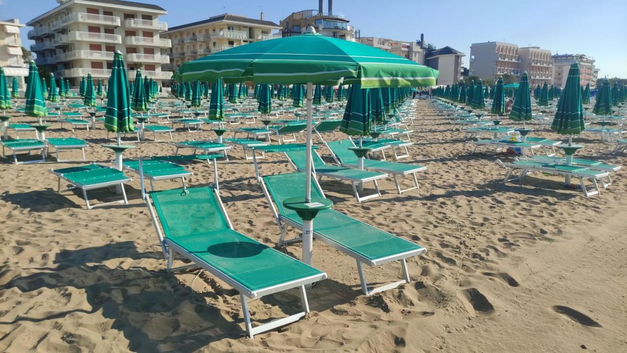 Le Petit Hotel Лідо-ді-Єзоло Екстер'єр фото