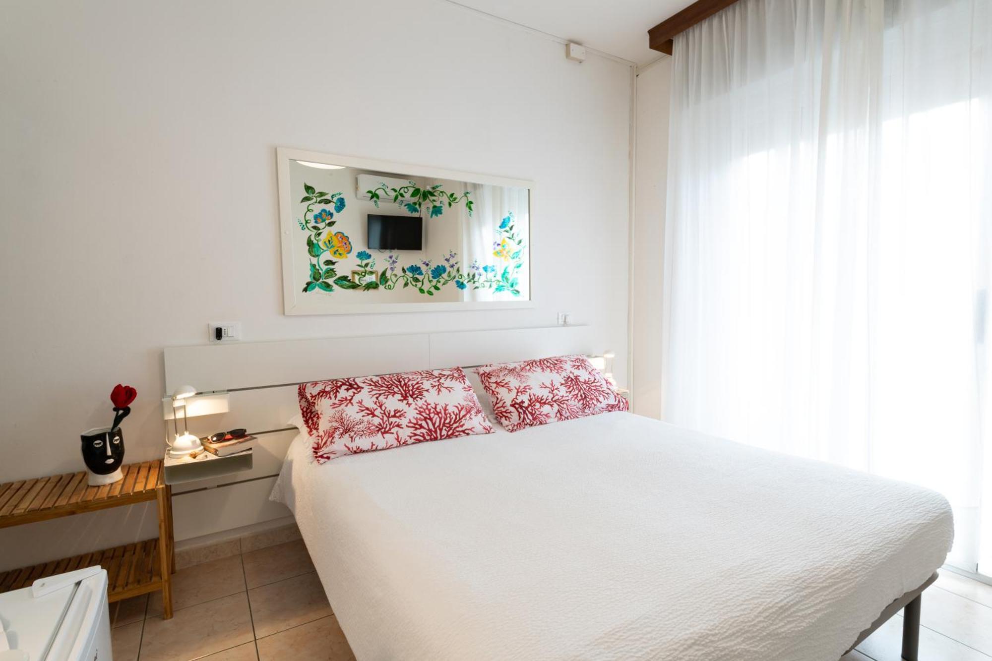 Le Petit Hotel Лідо-ді-Єзоло Екстер'єр фото
