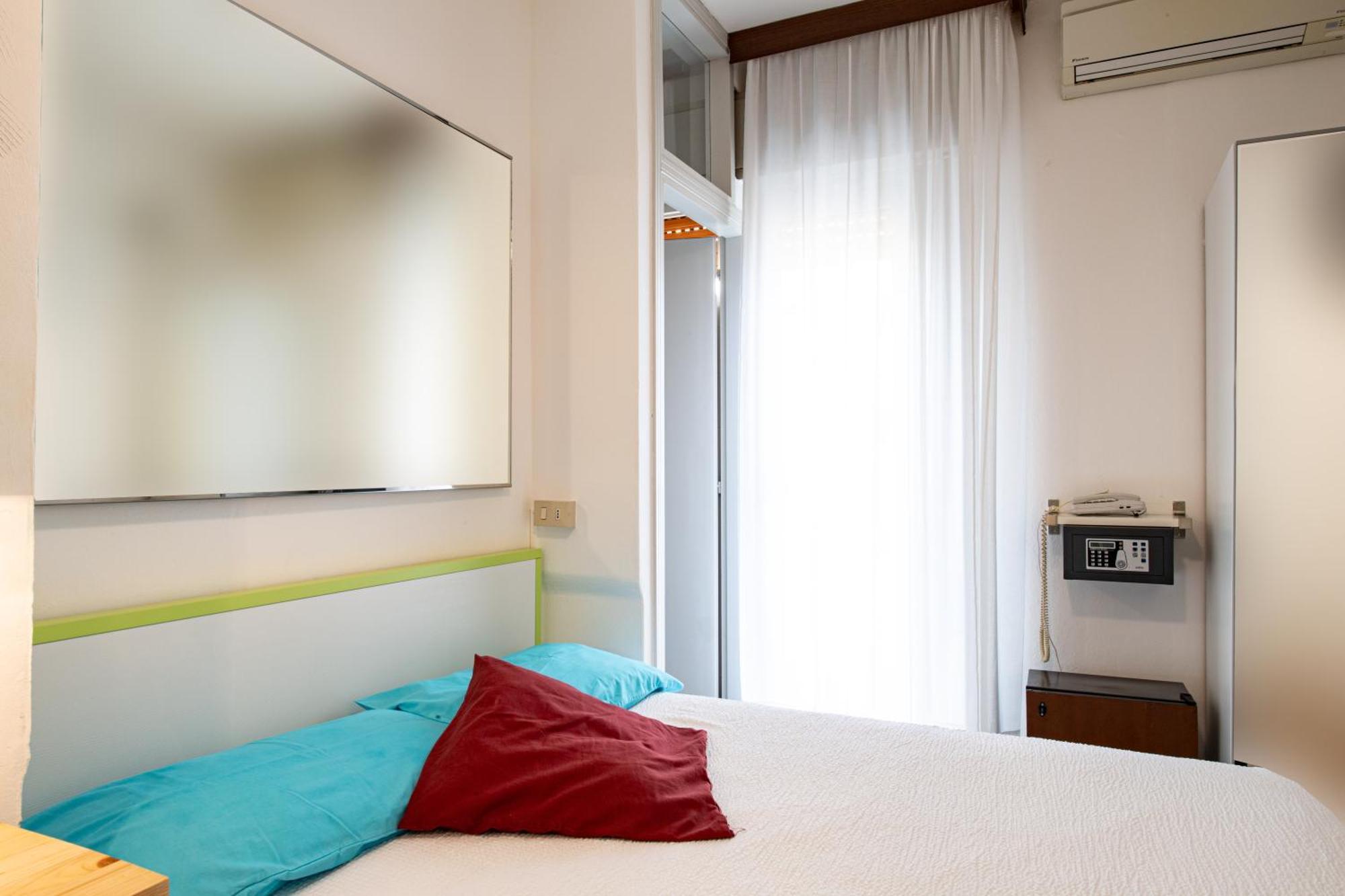 Le Petit Hotel Лідо-ді-Єзоло Екстер'єр фото
