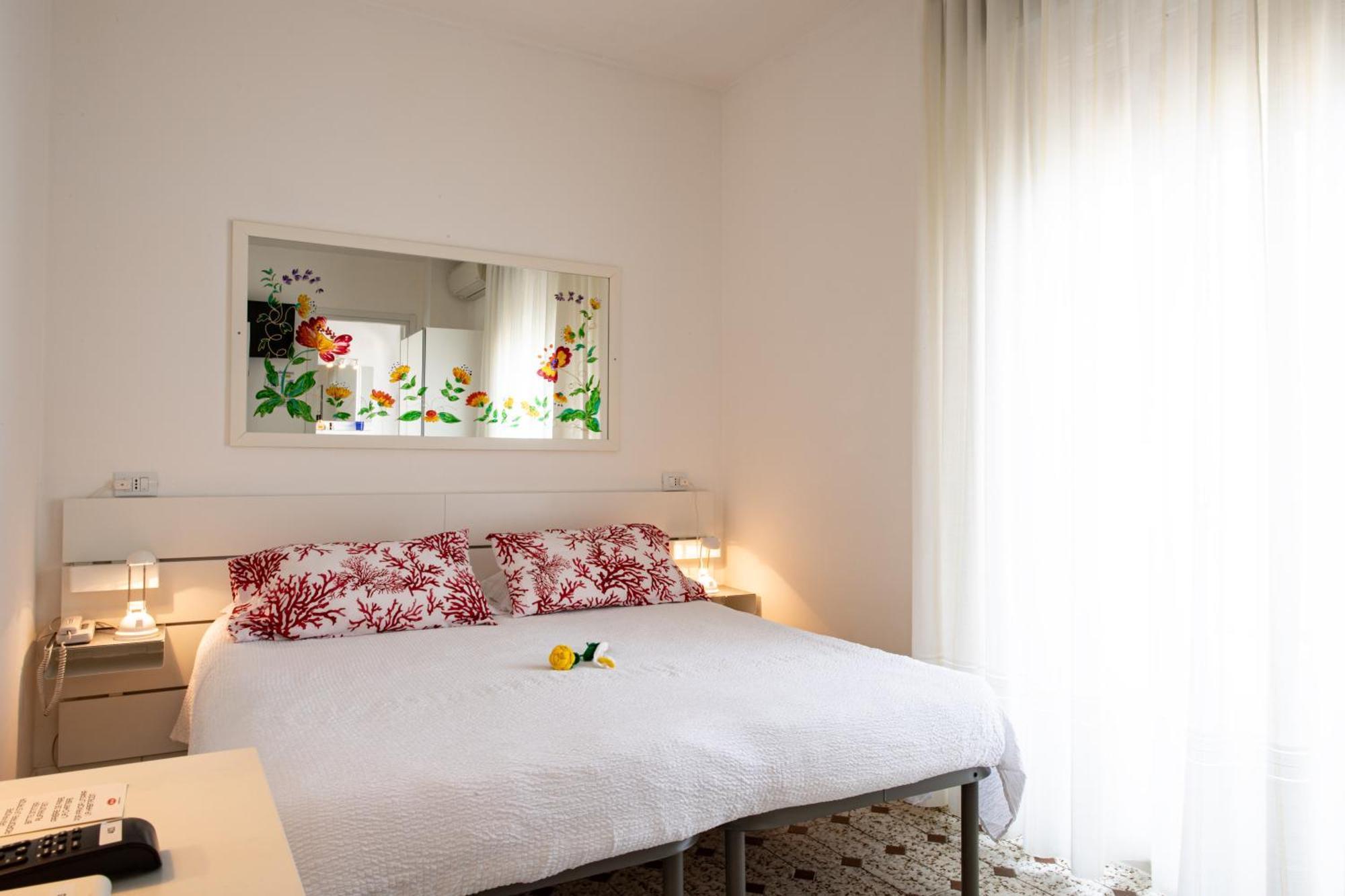 Le Petit Hotel Лідо-ді-Єзоло Екстер'єр фото