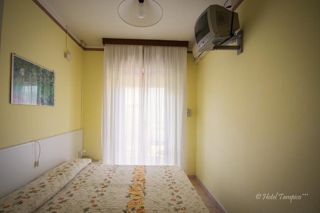 Le Petit Hotel Лідо-ді-Єзоло Екстер'єр фото
